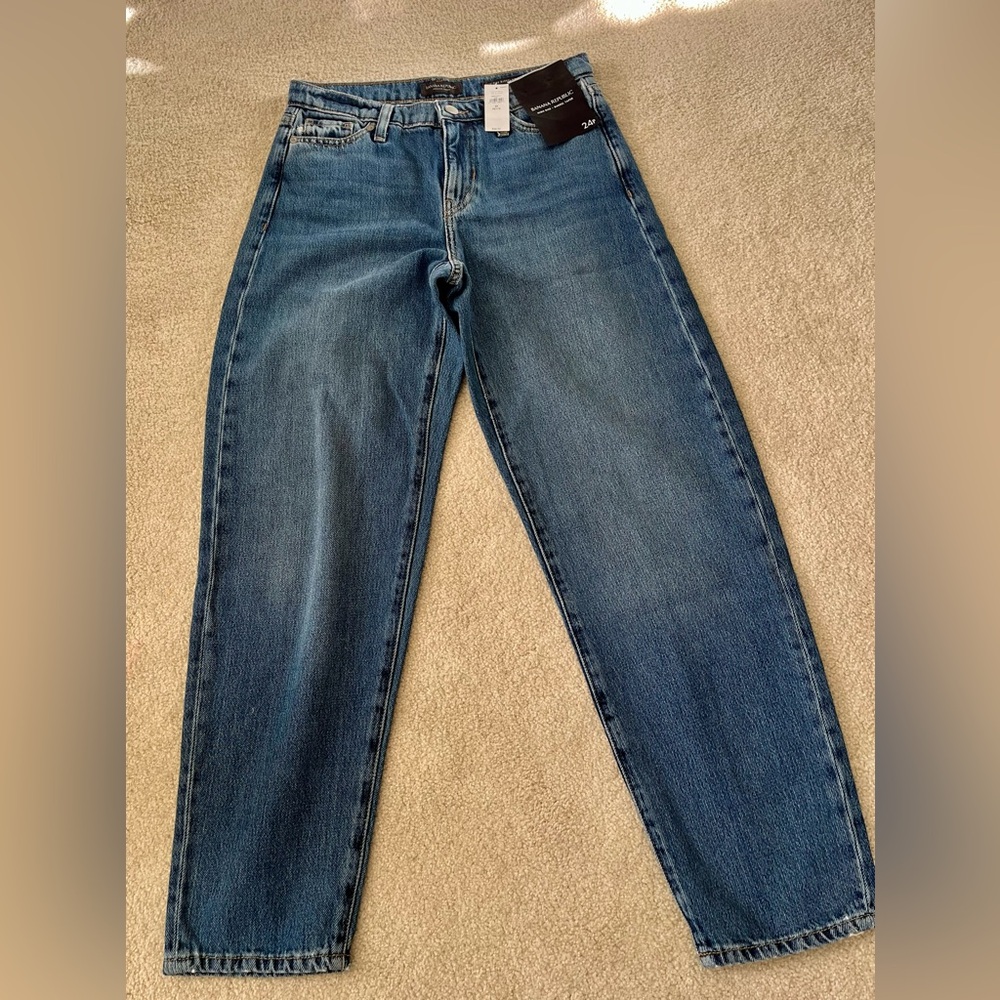 Banana Republic petite high rise barrel Leg Jeans.  Classic blue. NWT